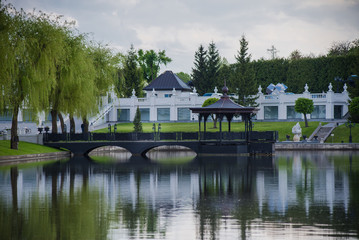 well appointed surroundings near the beautiful old castle