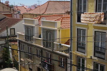 Fototapeta na wymiar Häuser in Lissabon