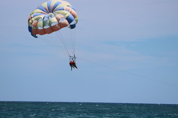 Parasailing in tandom