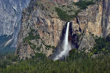 Fototapete Bridalveil Falls in Yosemite National Park © Jim Glab