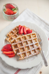 Belgische Waffeln mit Erdbeeren