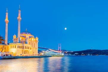 Fototapeta na wymiar Ortakoy Mosque with Bosphorus Bridge in Istanbul 