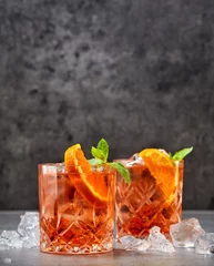 Crédence de cuisine en verre imprimé Cocktail deux verres de cocktail aperol soda