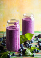  Blackberry and blueberry smoothie