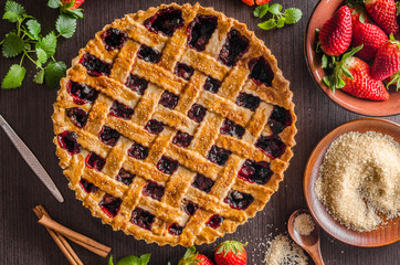 Berries rustic tart