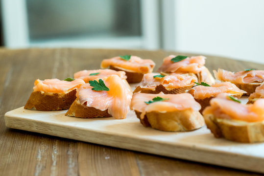 tartine al salmone