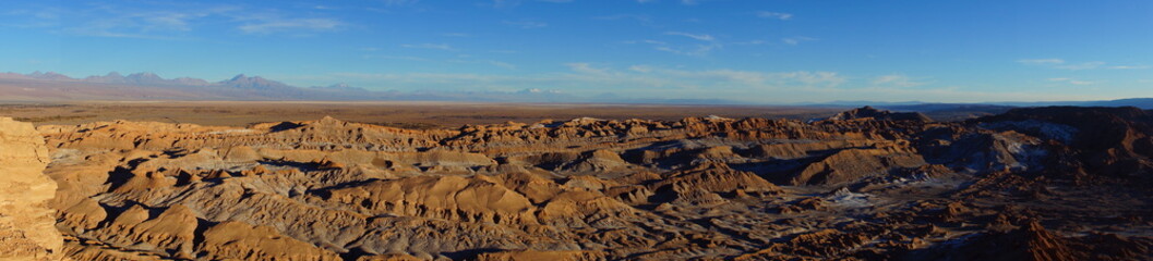 Fototapeta na wymiar Bolivie, désert de sel, désert de sable...