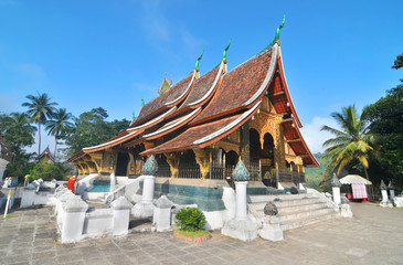 Fototapeta premium Buddhist temple Wat Xieng Thongratsavoravinanh in Luang Prabang in Laos. 
