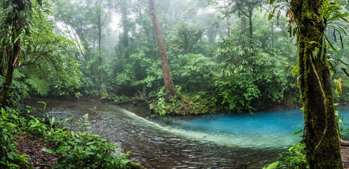 Rio Celeste blue acid water color mixing in Costa Rica