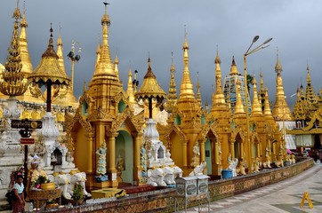 STUPA ET PAGODE SWHEDAGON MYANMAR (Birmanie)