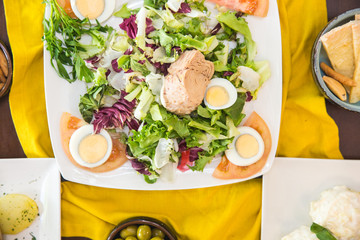 Tuna and vegetable salad