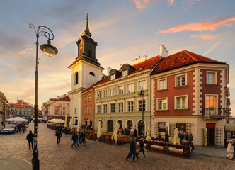 Obraz premium vintage street and Church in the old town of Warsaw.