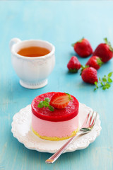 Strawberry cake with berry jelly.