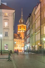 Deurstickers Warsaw, Poland, old city street with Roayl Castle © tomeyk