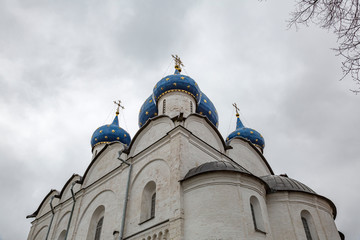 Fototapeta na wymiar SUZDAL, RUSSIA - APRIL 28, 2017: Exterior of the Cathedral of the Nativity of the Virgin. Built in 1225. World Heritage List of UNESCO 