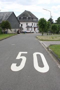 Tempolimit im Ort