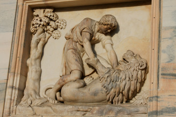 Fototapeta premium szczegóły katedry Duomo w Mediolanie we Włoszech