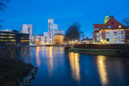 Malm&ouml;s nya centrum kallas ibland f&ouml;r Malmhattan, med Malm&ouml; live och det stora hotellet och b&aring;de nya och gamla hovr&auml;tten