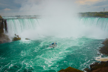 Fototapeta na wymiar The horseshoe shape of the Niagara Falls, Ontario, Canada