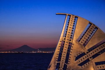 Obraz premium うみほたる夕焼け富士山