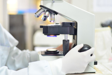  hand scientist working