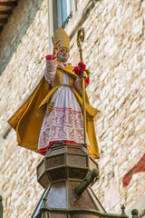 Statua di Sant'Ubaldo sopra al cero di Gubbio