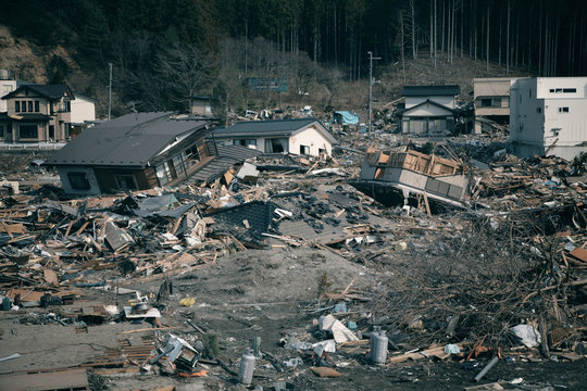 tsunami japon 2011