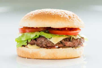 Classic burger, cheeseburger