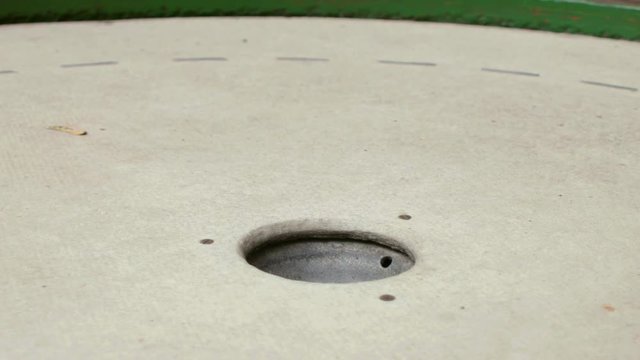  Minigolf: hole out
