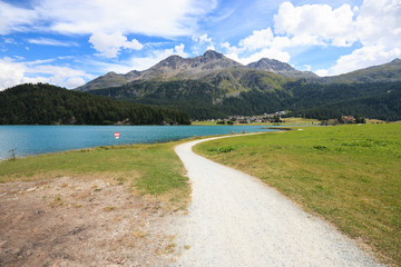 pista ciclabile al Lago di Champfer - Engadina