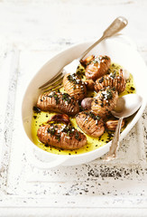 Oven-roasted potatoes with oregano, garlic and sea salt