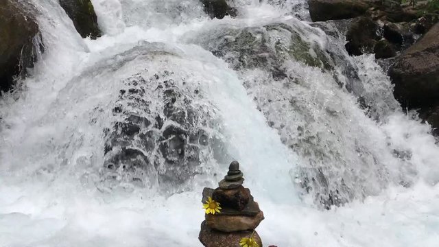 zen taşları,şelale suları ve terapi etkisi