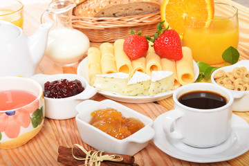 Breakfast with yellow and white cheese flakes