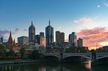 Fototapeta na wymiar Melbourne cityscape at sunrise