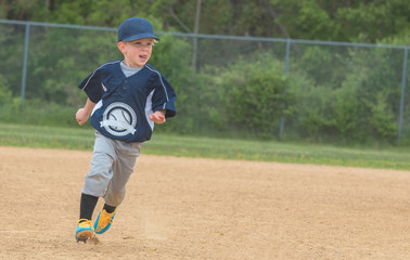 Obraz premium Child Playing Baseball