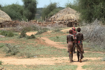 Traditionelle Strohhütten im Omo Valley von Äthiopien 