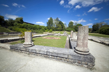 Ruines maison romaine en temps de pause