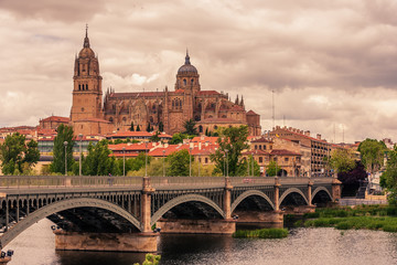 Obraz premium Salamanca, Spain: The old town, The New Cathedral, Catedral Nueva and Tormes river 