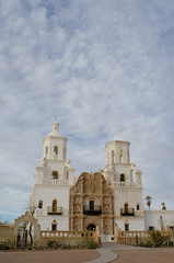 Fototapeta na wymiar San Xavier del Bac Mission