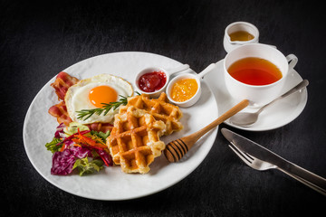 ワッフル　ベルギー料理　Waffle Belgium dish