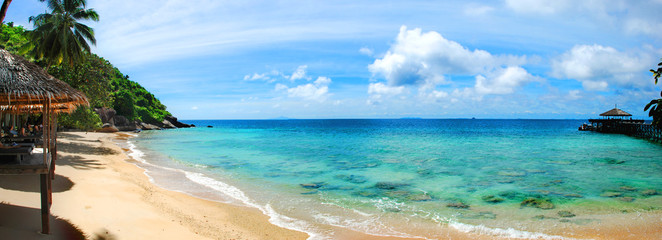 Obraz na płótnie Canvas Panoramic of tropical Malaysian beach