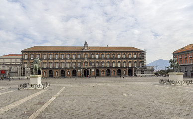 Fototapeta na wymiar naples royal palace in plebiscito square
