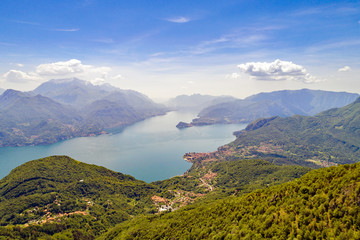 Lago di Como (IT) - Vista aerea panoramica del centro lago verso sud