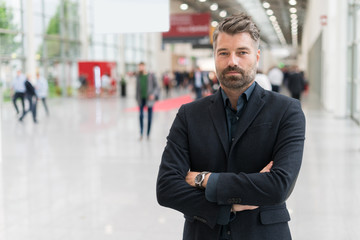 Geschäftsmann mit Smartphone