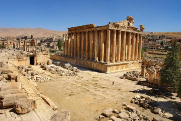 The Temple of Bacchus in Baalbek, Lebanon
 - obrazy, fototapety, plakaty