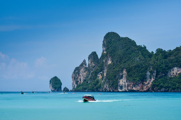 The beautiful view of Loh Dalum Bay in Phi Phi Island - Thailand