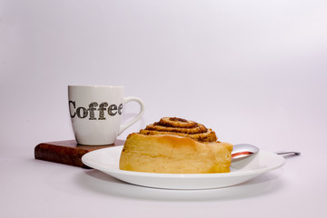 cinammon roll & coffee