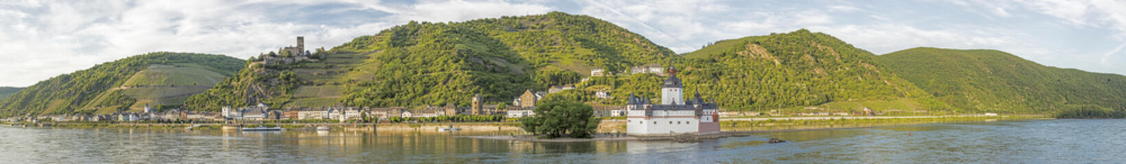 Fototapeta na wymiar beautiful panoramic view to the Rhine valley