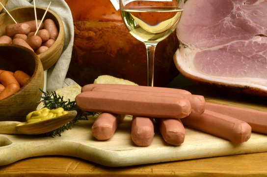 Wiener W&uuml;rstchen W&uuml;rstel Salsitxa de Viena Wurst 비엔나 소시지 vienesa Saucisse de Vienne Wiener Nakki Сосиска Vienna sausage Virsli Նրբերշիկ Par&oacute;wka Krenw&uuml;rstchen Frankfurter W&uuml;rstl Wienerp&oslash;lse נקניקייה 