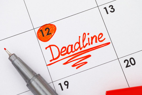Reminder Deadline in calendar with red pen